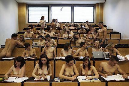Nude students' protest calendar